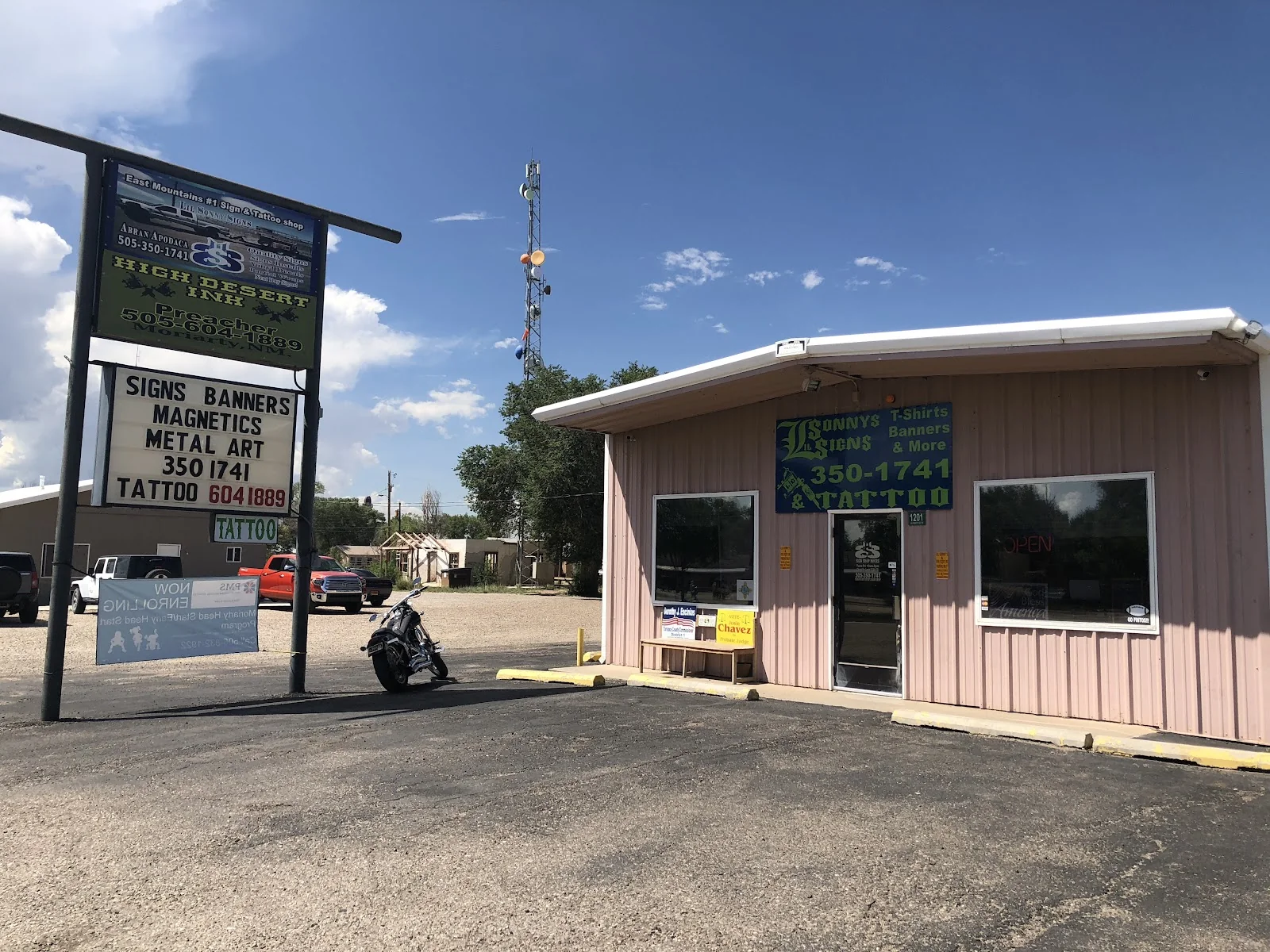 Lil Sonny's Signs in Moriarty, NM